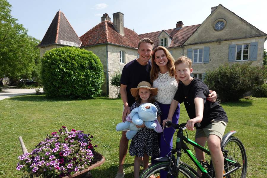 Raymond en Susanne met kinderen.